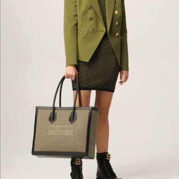 Balmain - Picture 2 of 7